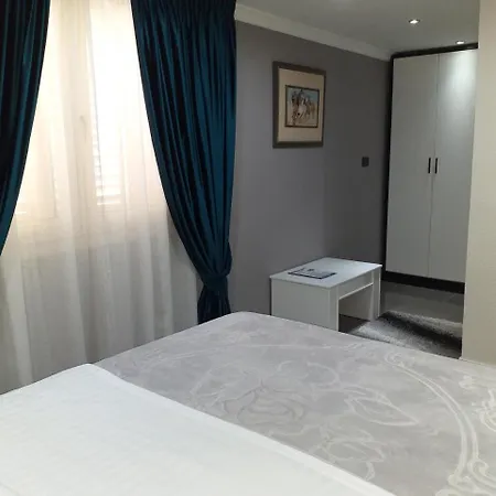 Erandi 3*