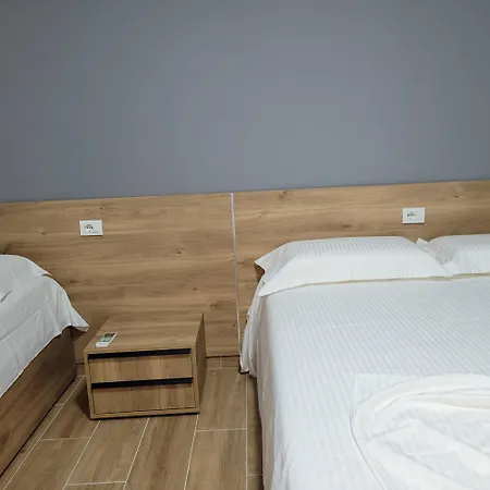 فندق Erandi 3*