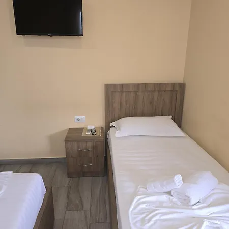 Erandi فندق Rinas